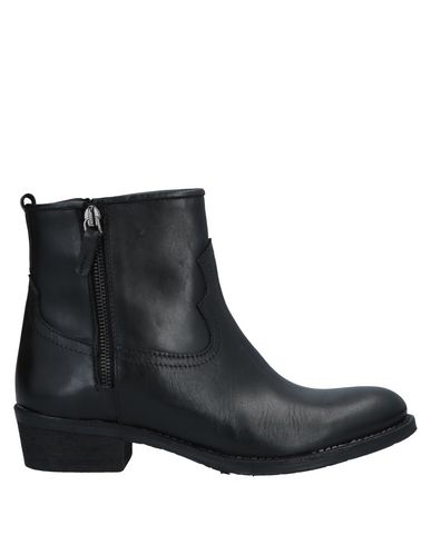 Zoe Ankle Boot In Black | ModeSens