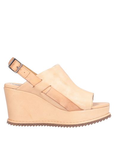 Click to view more detailed imagery on our partner's website Alberto Fermani Sandals