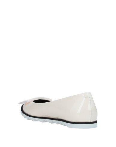Roger Vivier Ballet Flats In Ivory