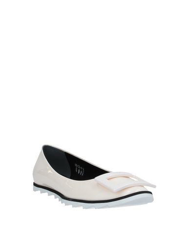 Roger Vivier Ballet Flats In Ivory